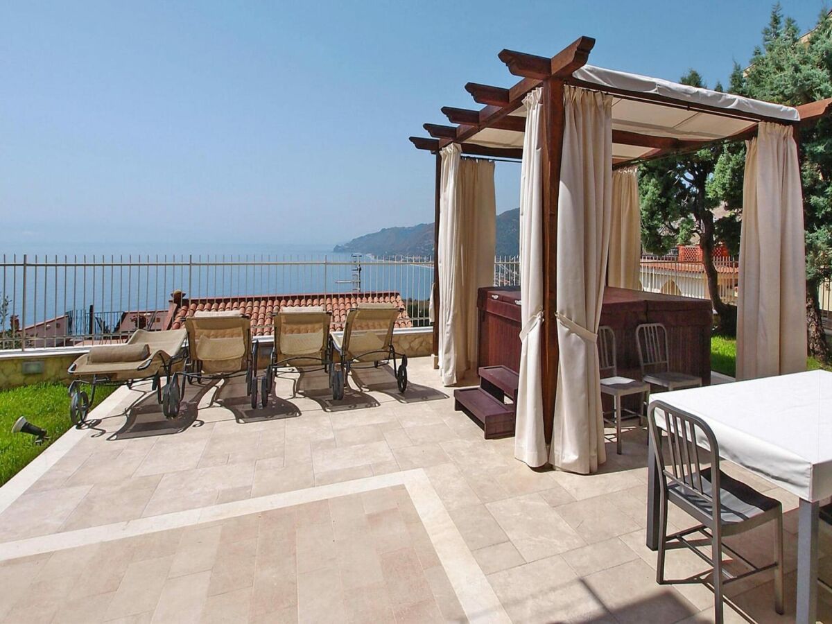 Holiday park Ferienwohnung in Taormina mit Whirlpool