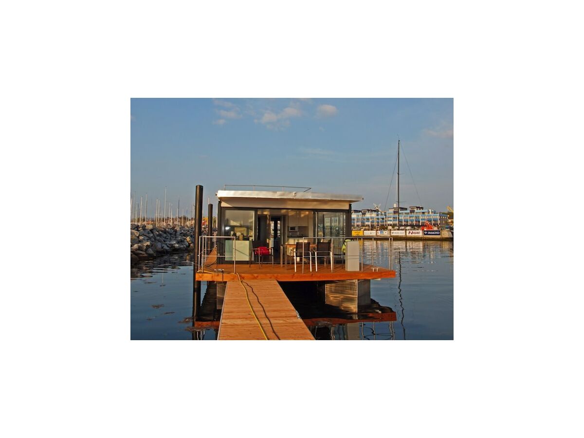 House boat Hausboot in Laboe an der Kieler Foerde - Outdoor photo 2