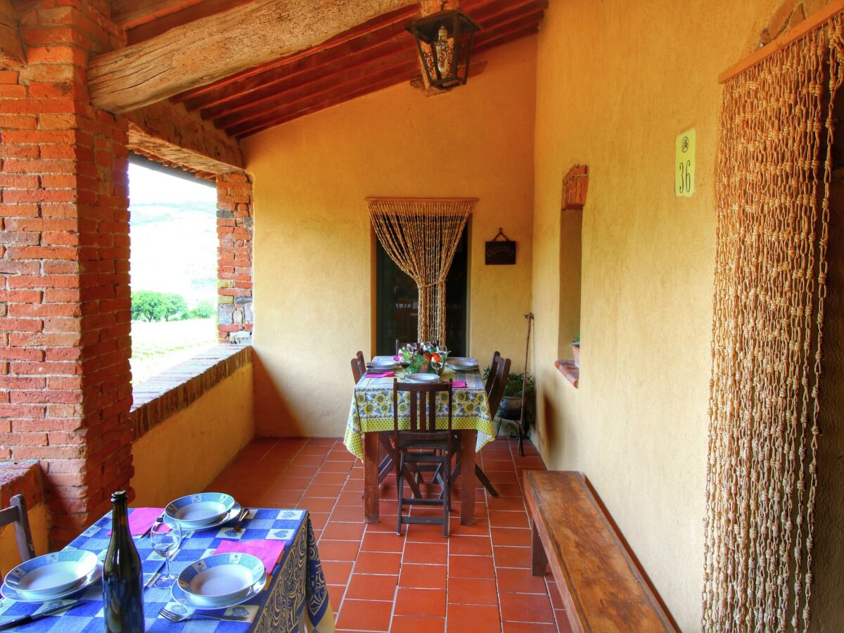 Farmhouse Cottage in Tuscany with patio - Outdoor photo 2