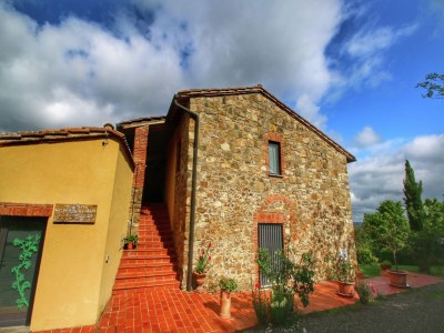 Farmhouse Cottage in Tuscany with patio - Outdoor photo 8