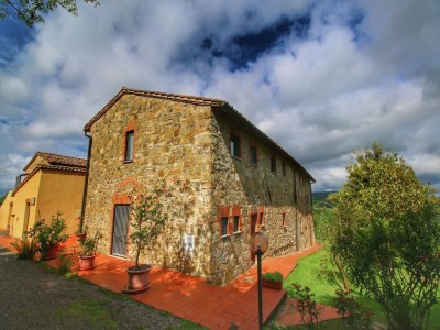 Farmhouse Cottage in Tuscany with patio - Outdoor photo 9