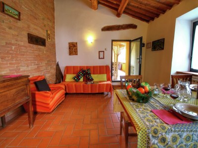 Farmhouse Cottage in Tuscany with patio - Features photo 18