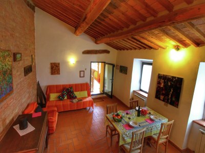 Farmhouse Cottage in Tuscany with patio - Features photo 19