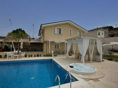 Villa Villa in Case Alte with Heated Pool & Spa - Outdoor photo 14