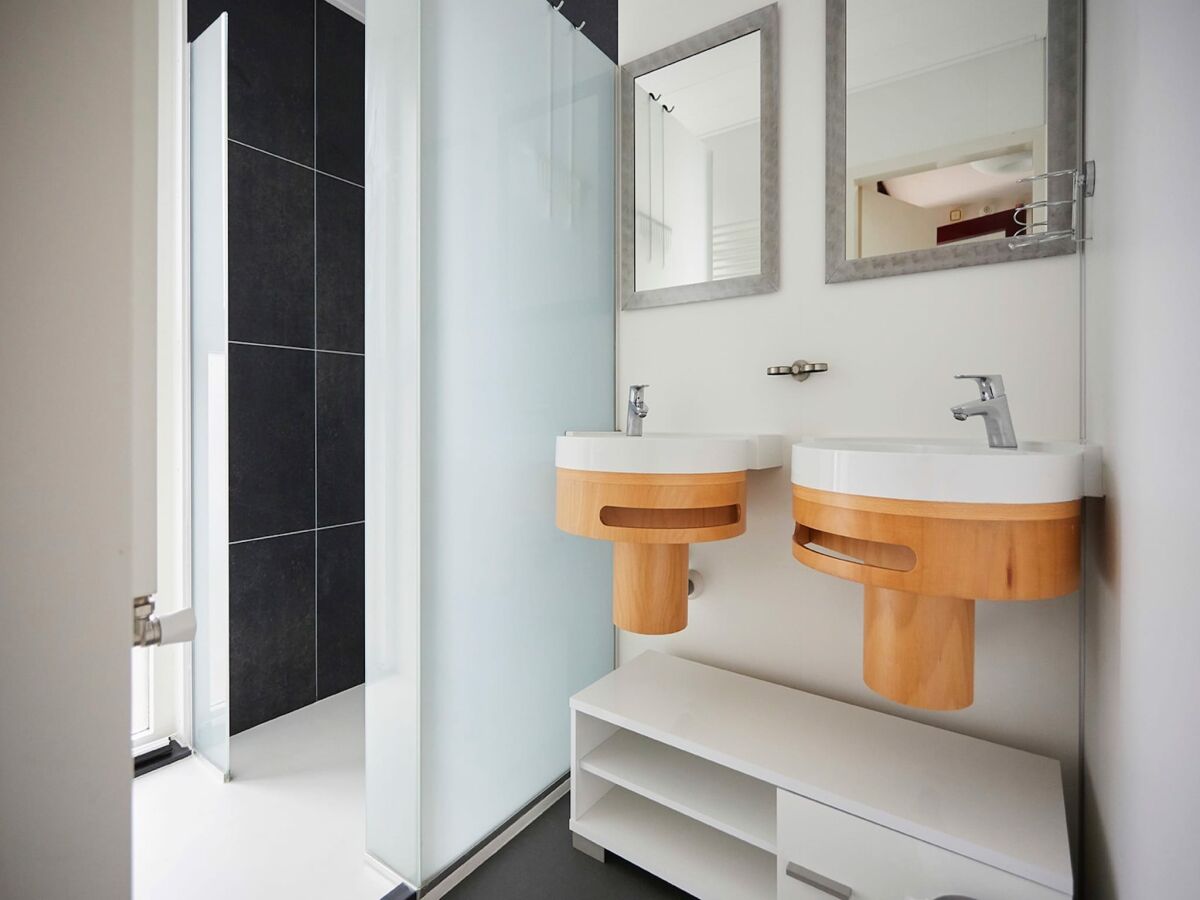 Holiday park Holiday Home in Zeeland near Lake & Sauna - Features photo 2