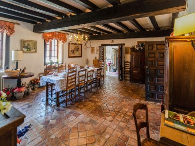 Castle Schönes Schloss in Le Veurdre mit privatem Pool - Features photo 34