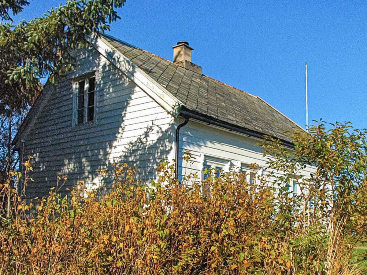 Holiday house 6 person holiday home in Fjørtoft - Outdoor photo 4