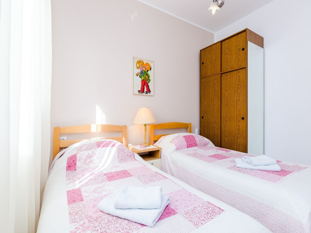 Apartment Apartments Nicol - Two-Bedroom Apartment with Balcony and Sea View - Features photo 2