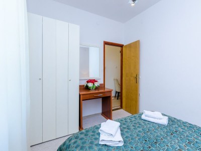 Apartment Apartments Nicol - Two-Bedroom Apartment with Balcony and Sea View - Features photo 6