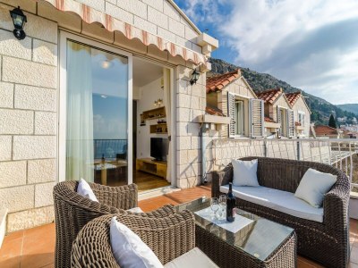 Apartment Apartments Isabora - Premium Two-Bedroom Apartment with Terrace and Sea View - Outdoor photo 2