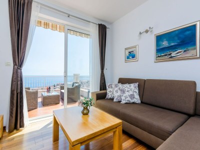 Apartment Apartments Isabora - Premium Two-Bedroom Apartment with Terrace and Sea View - Features photo 7