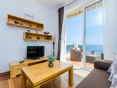 Apartment Apartments Isabora - Premium Two-Bedroom Apartment with Terrace and Sea View - Features photo 13