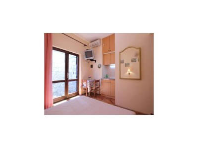 Apartment Apartments Magda- Standard Backside Studio Apartment (Apartment 5) - Features photo 8