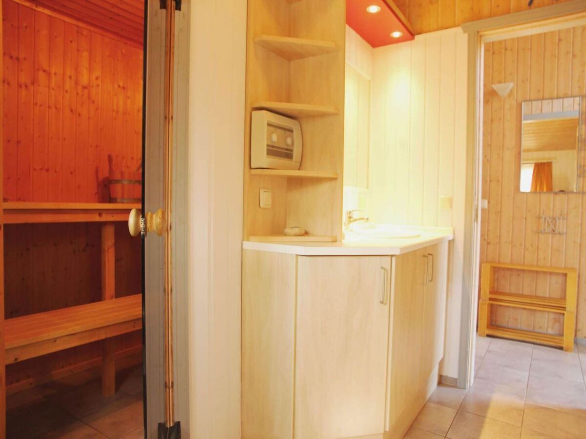 Holiday house Ferienhaus im Ferienpark Mueritz - Features photo 4