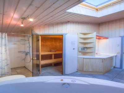 Holiday house Ferienhaus im Ferienpark Mueritz - Features photo 8