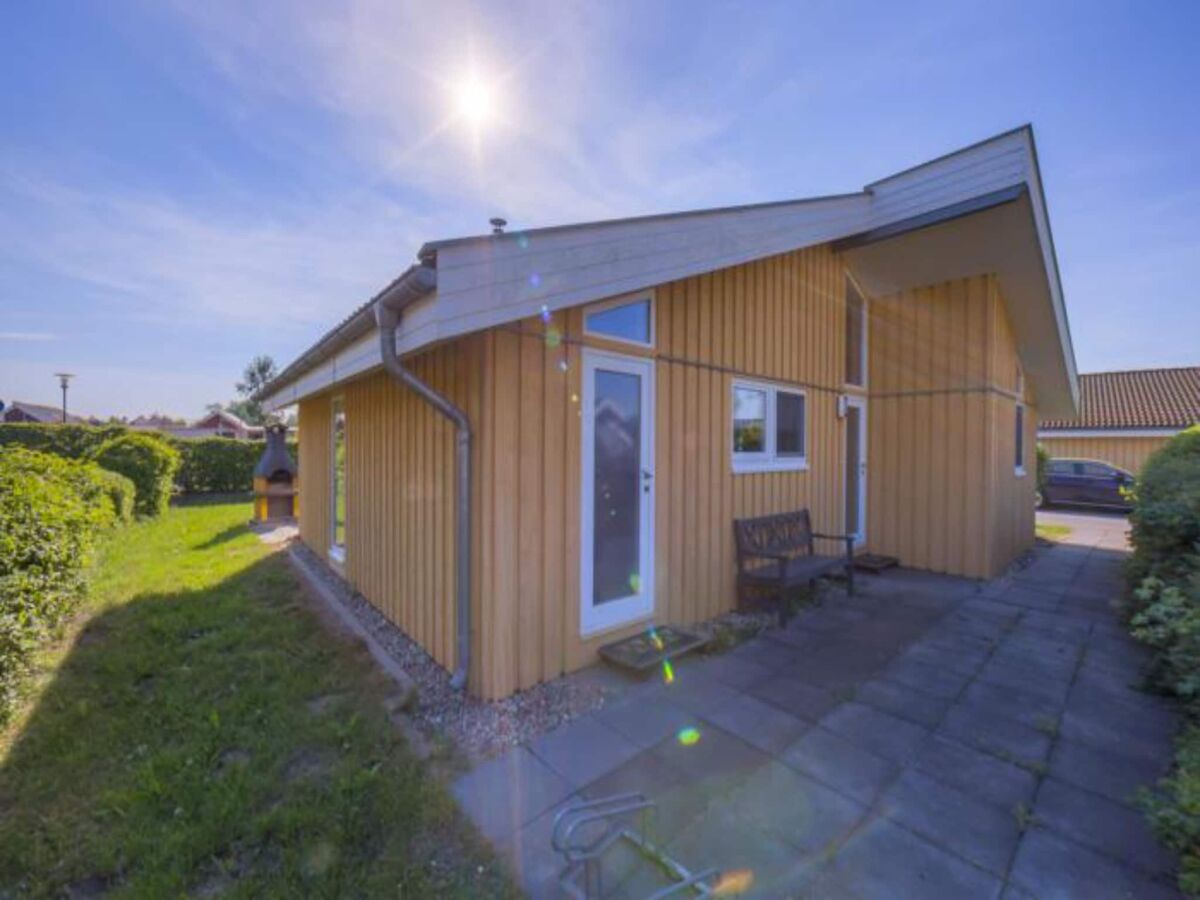 Holiday house Ferienhaus im Ferienpark Mueritz - Outdoor photo 2