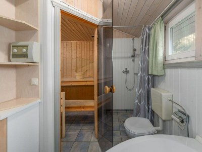 Holiday house Ferienhaus mit Sauna im Ferienpark Mirow - Outdoor photo 30