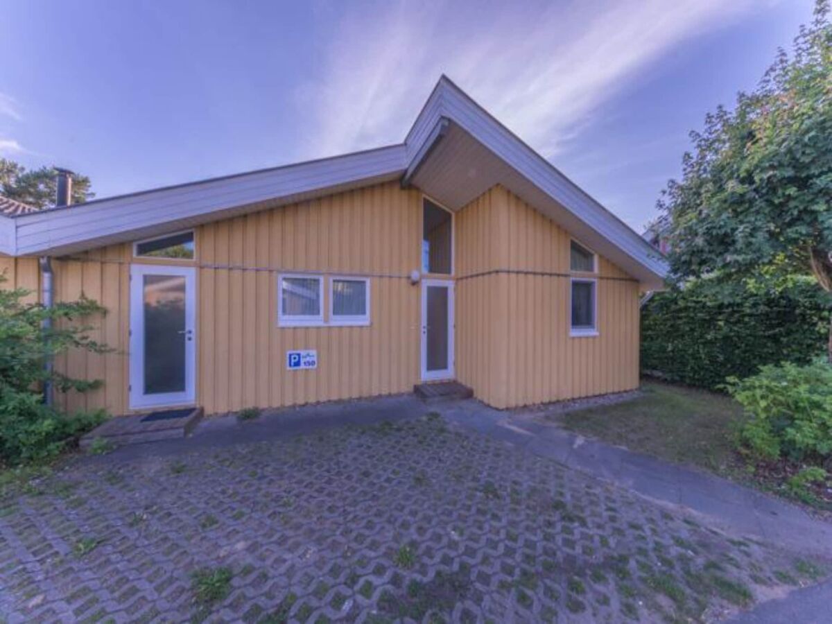 Holiday house Ferienhaus mit Sauna im Ferienpark Mirow - Outdoor photo 2