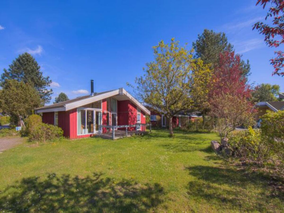 Holiday house Ferienhaus mit Sauna im Ferienpark Mirow - Outdoor photo 2