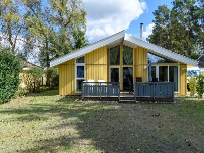 Holiday house Ferienhaus mit Sauna im Ferienpark Mirow - Outdoor photo 2