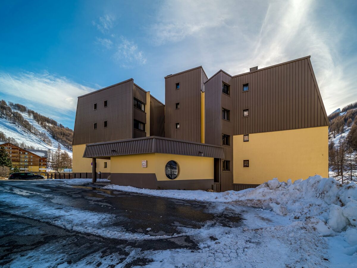 Apartment Studio in Allos with Stunning Mountain Views - Outdoor photo 3