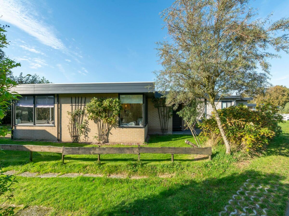 Holiday house Bungalow in Sint Maartenszee am Strand
