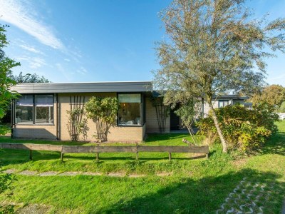 Holiday house Bungalow in Sint Maartenszee am Strand in Sint Maartenszee - Holiday house