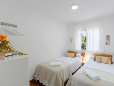 Bungalow Coral SeaShell by Fidalsa - Features photo 17