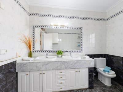 Villa Fidalsa White House Premium - Features photo 21