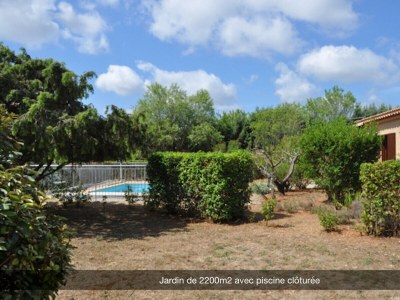 Holiday house LE CADE - Outdoor photo 2