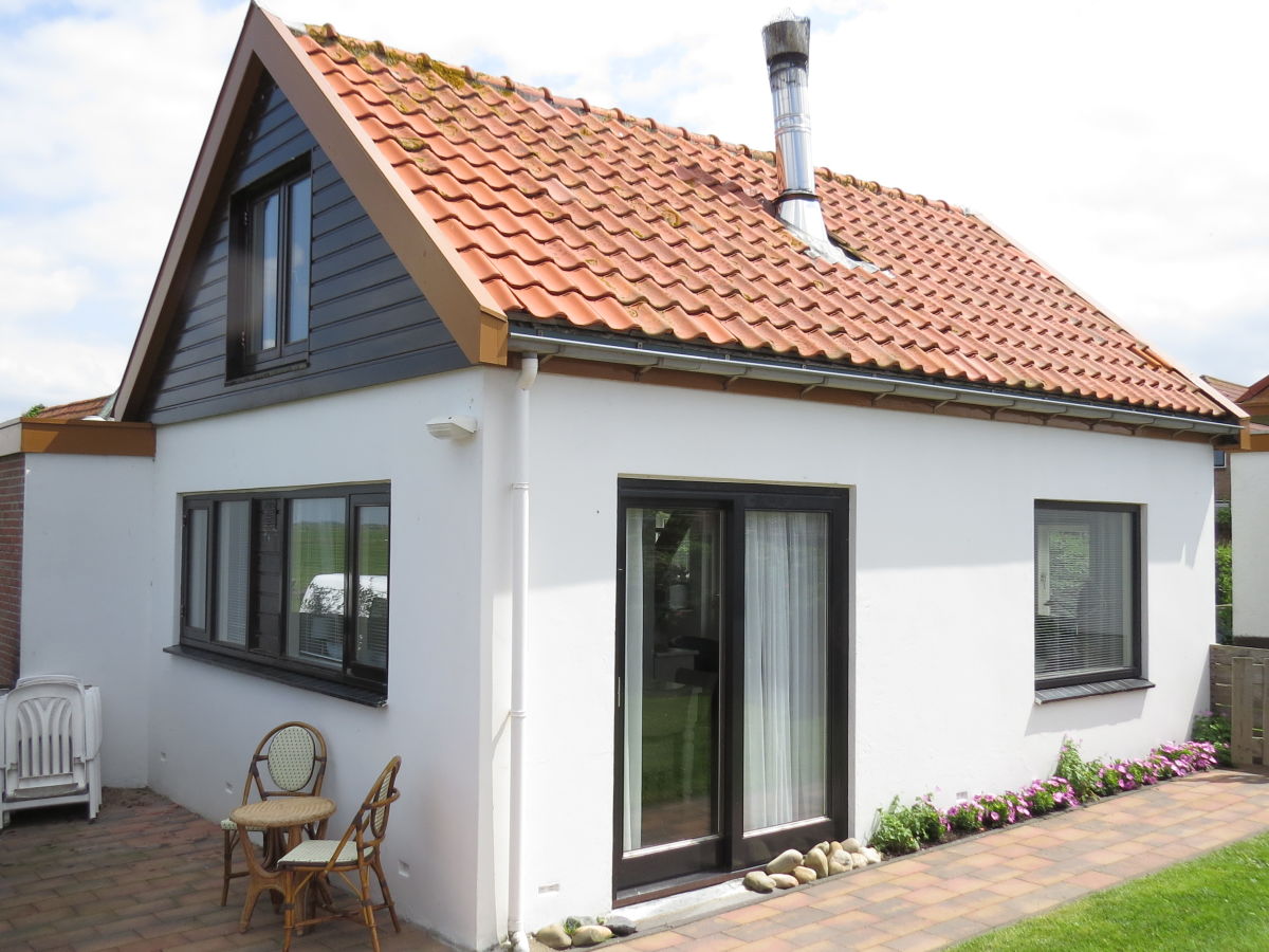 Holiday apartment Holiday home right by the sea