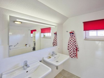 Holiday park Villa in Limburg mit Garten für 7 Von Belvilla - Features photo 14