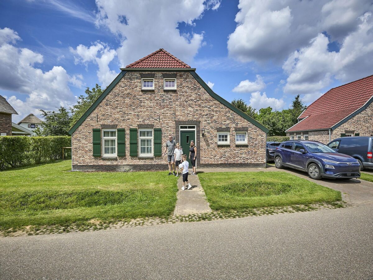 Holiday park Bauernhaus in Limburg mit Tropenpool