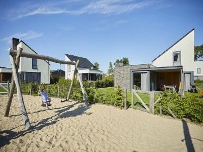 Holiday park Bungalow in Limburg nahe Maasplassen - Outdoor photo 5