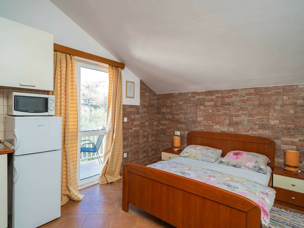 Apartment Apartments Senjo - Studio Apartment with Balcony and Garden View (Apartman 5) - Features photo 2