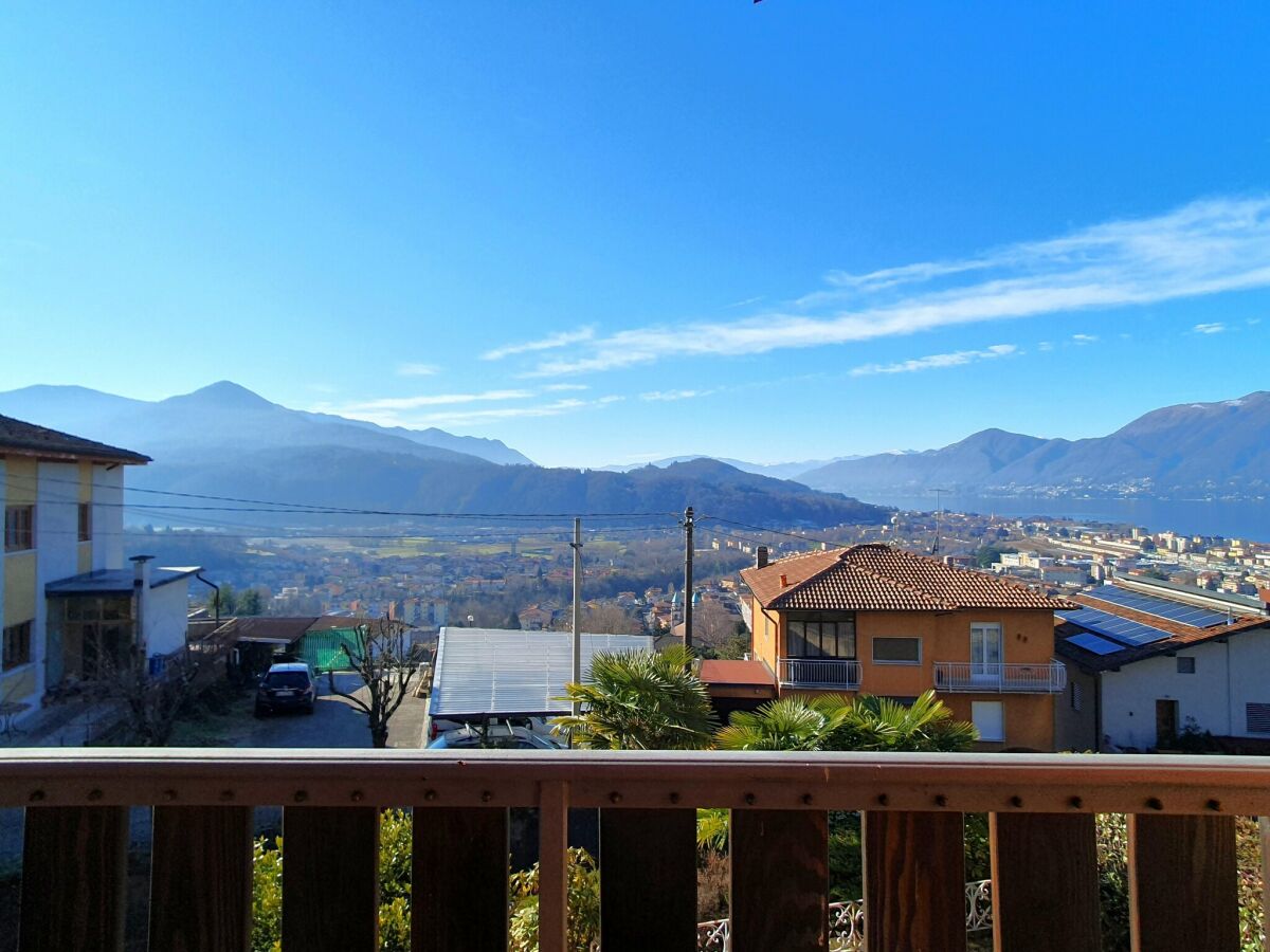 Holiday house House in Luino with Green Garden and City Views - Outdoor photo 2