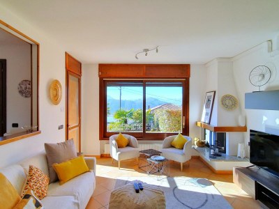 Holiday house House in Luino with Green Garden and City Views - Features photo 8