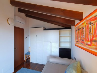 Holiday house House in Luino with Green Garden and City Views - Features photo 27