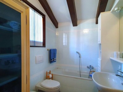 Holiday house House in Luino with Green Garden and City Views - Features photo 29