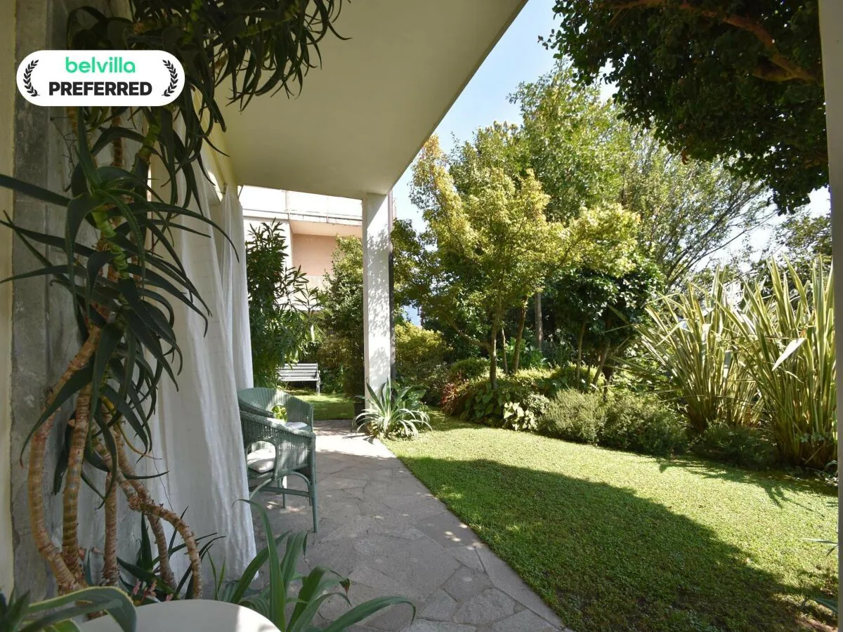 Holiday house Chalet by Lake Maggiore with Garden Views