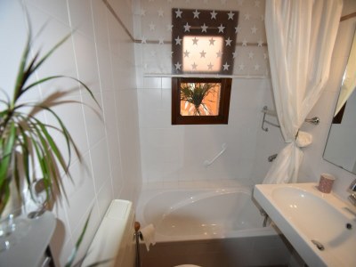 Holiday house Chalet by Lake Maggiore with Garden Views - Features photo 14