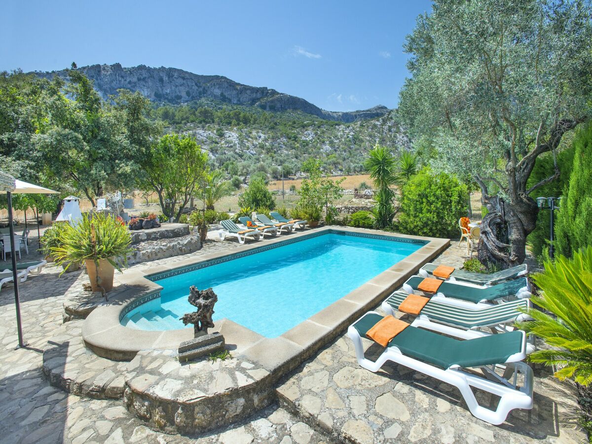 Villa Chalet in Pollensa with Mountain Views & Pool - Outdoor photo 4