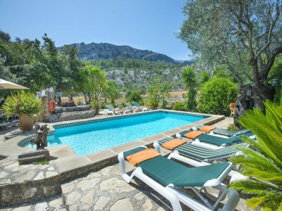 Villa Chalet in Pollensa with Mountain Views & Pool - Outdoor photo 8