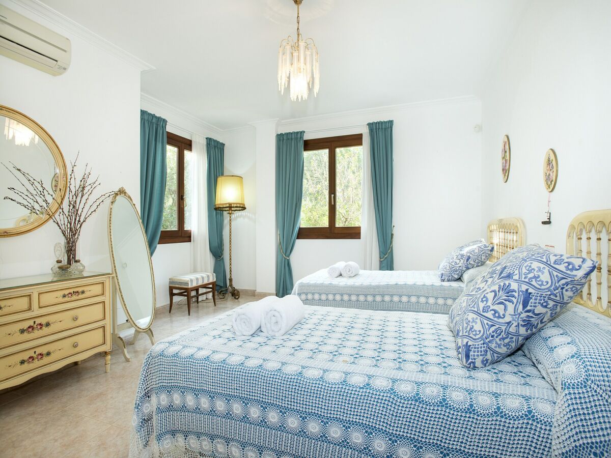 Villa Villa in Pollensa with Pool & Mountain Views - Outdoor photo 3