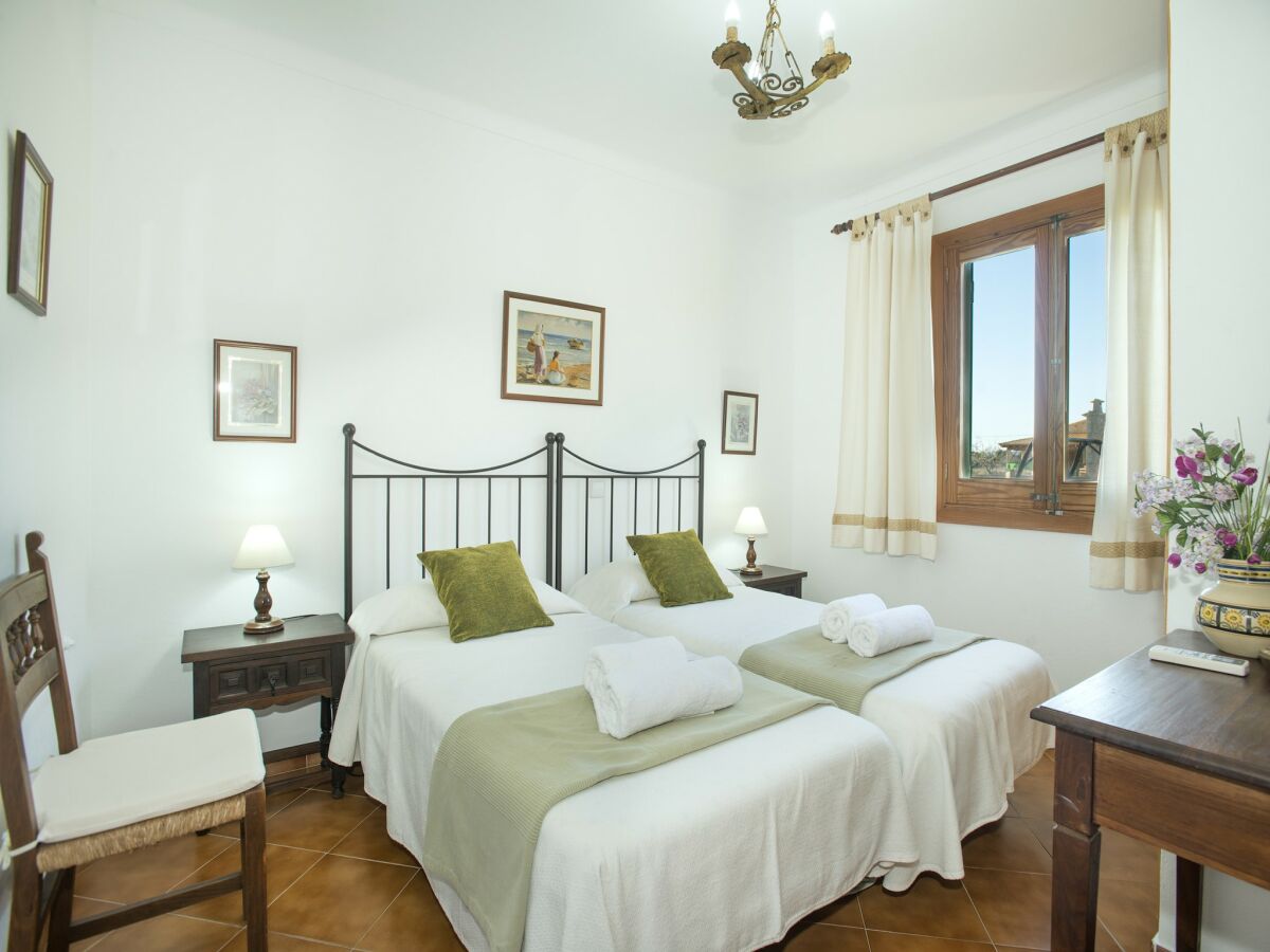 Villa Villa in Pollensa with Pool & Mountain Views - Outdoor photo 2