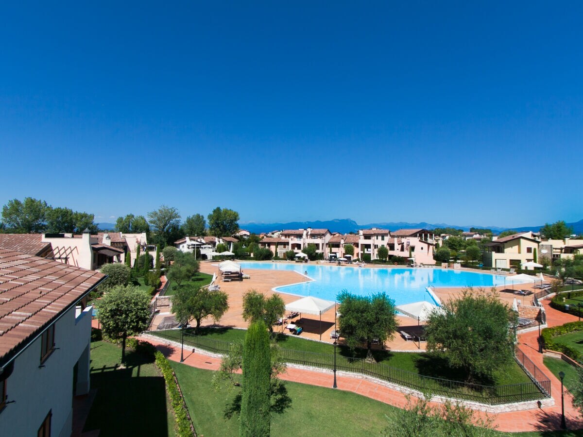 Holiday house 2 bedrooms apartment with terrace and pool view