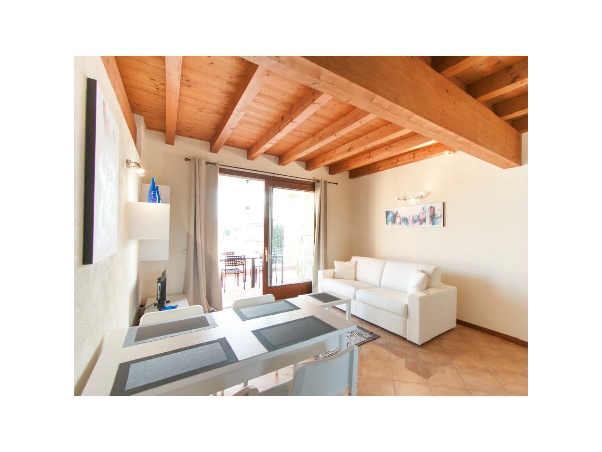 Holiday house 2 bedrooms apartment with terrace and pool view - Features photo 5