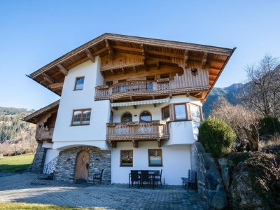 Holiday house Exklusive Wohnung mit Garten und Whirlpool in Mayrhofen-Hippach - Holiday house
