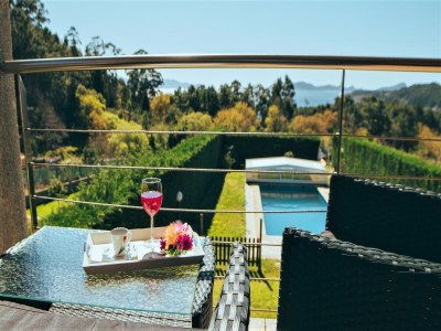Villa Poolside Comfort by Coast - Outdoor photo 4