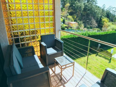 Villa Poolside Comfort by Coast - Outdoor photo 8